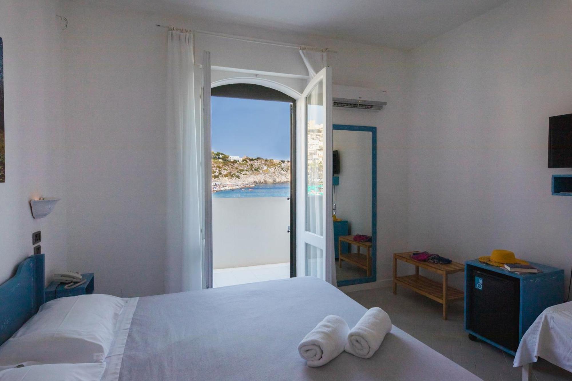 Hotel La Roccia Castro  Habitación foto