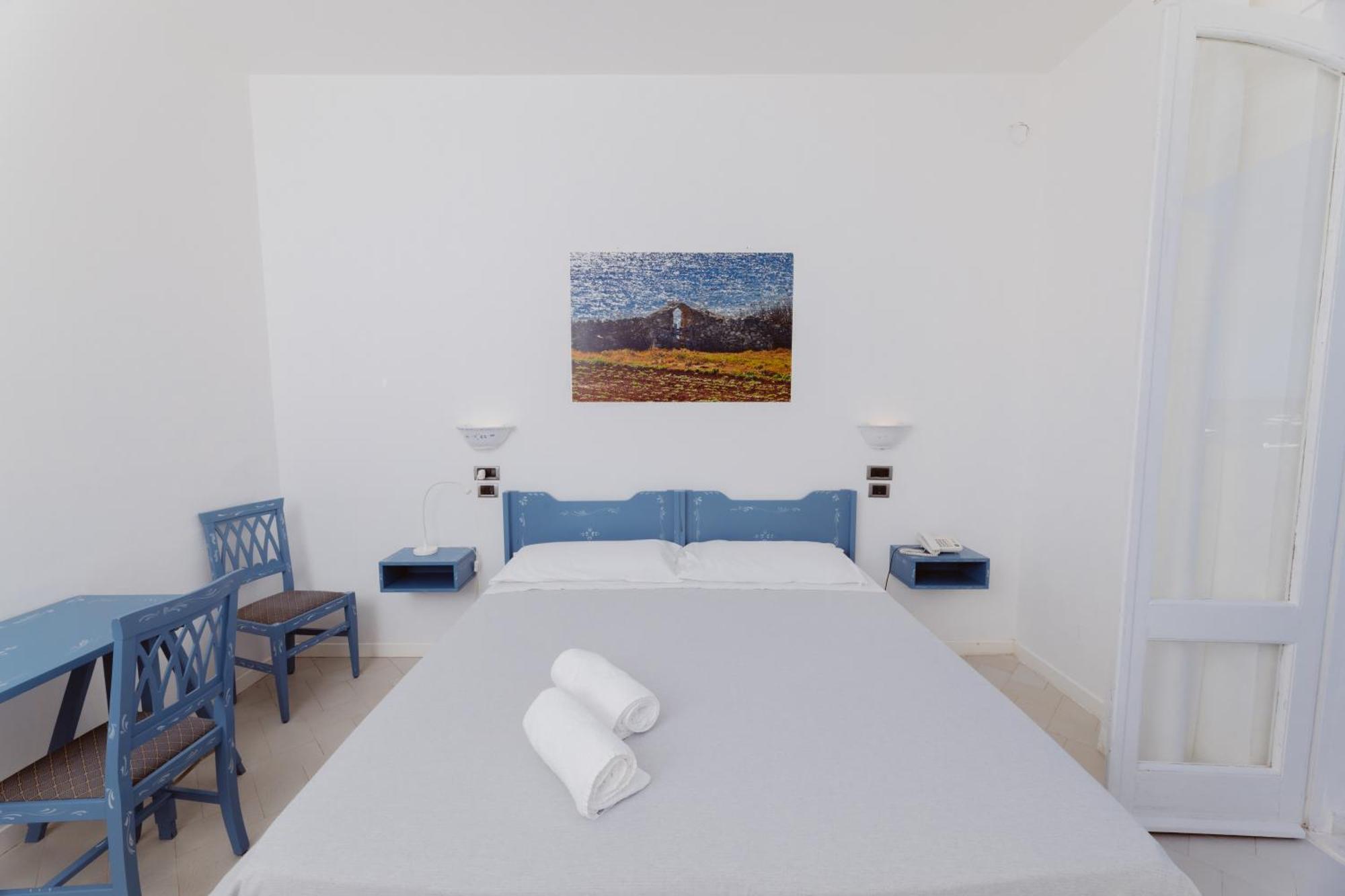 Hotel La Roccia Castro  Habitación foto